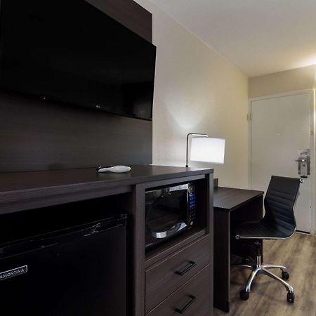 Quality Inn Coliseum Норт-Чарлстон Екстер'єр фото